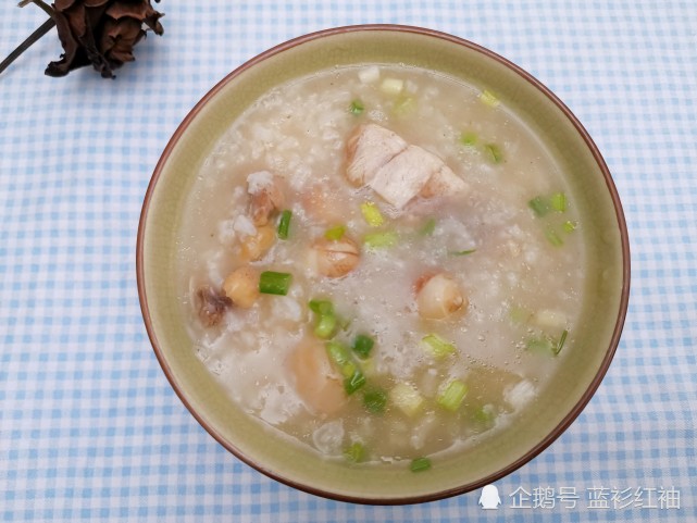 鹧鸪莲子粥这样做不仅味道鲜美,也是男女老少皆宜的一道滋补佳品