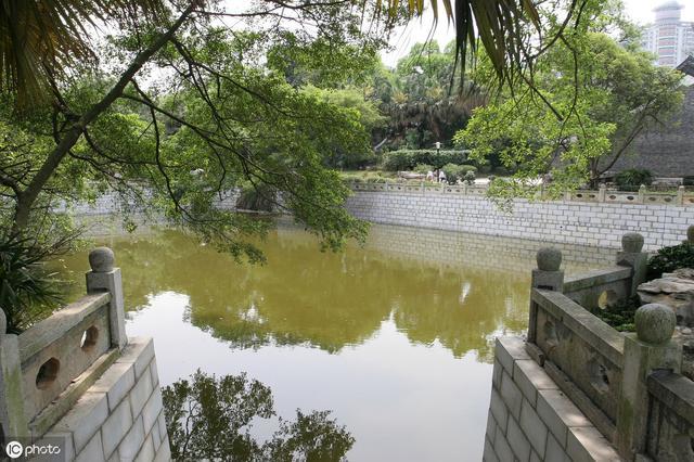 餘秋雨文化散文:柳侯祠