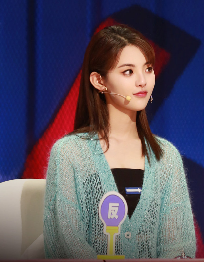 "划水王"杨超越上新综艺,凭初中文凭竟碾压清华哈弗女学霸?太精彩了!