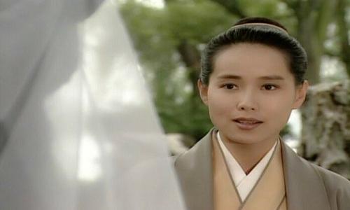 当小青看到许仙的时候,说了一句"头是头,脚是脚,一看就是读书人"当