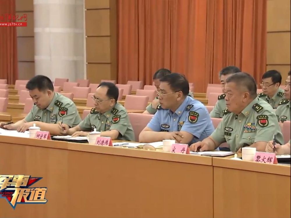 何宏军还是解放军选举委员会委员.