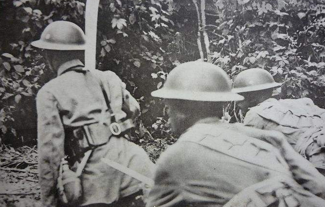 譬如,1933年热河喜峰口战役的那一次大胜,便是靠夜袭战术一举击溃了