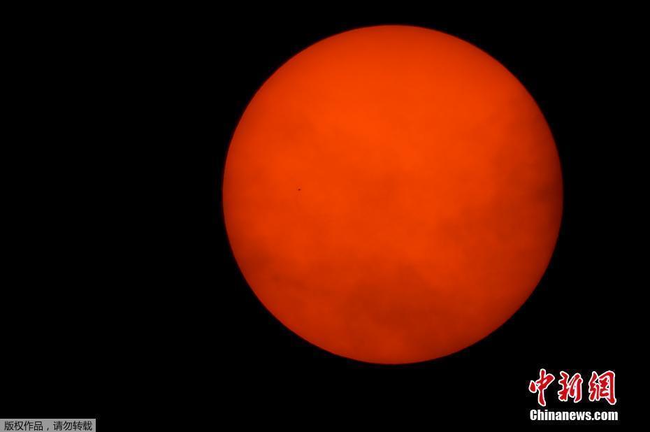 水星凌日 奇观上演神秘 小黑痣 爬过 太阳表面 腾讯新闻