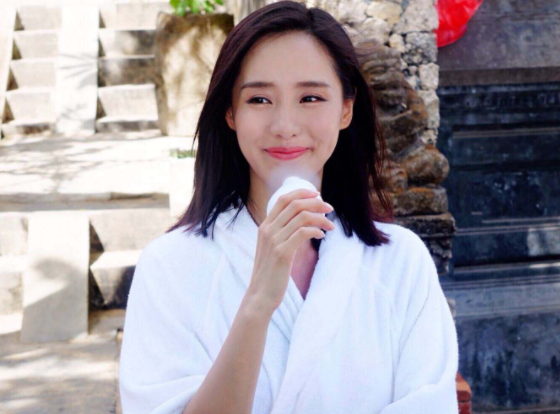 因《夏洛特烦恼》而火的秋雅,早年"大片"流出,牺牲真不小!