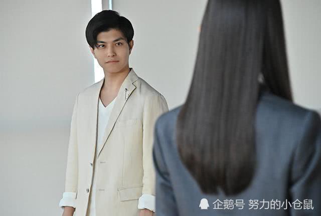 假面骑士01哉亚社长霸气现身粉丝表示这就是零一第六位骑士