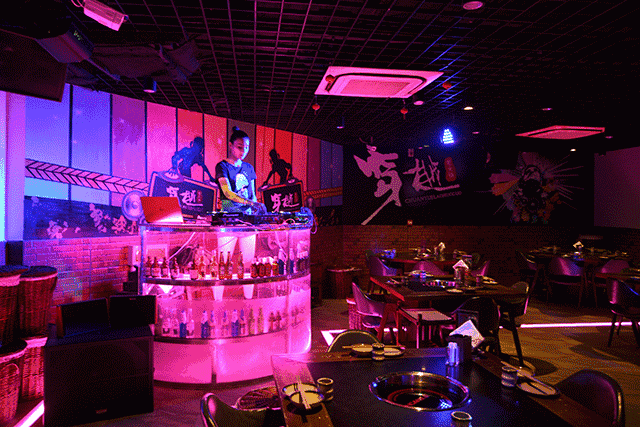 来小幸运音乐社群酒馆!听,爱情的声音,雪花勇闯,征服仅需6元/瓶