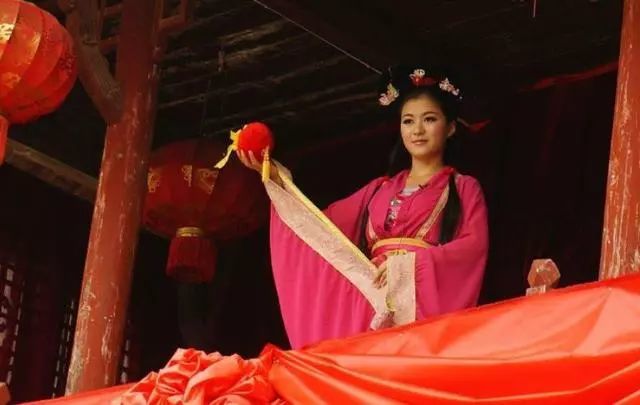 《西游记》当中公主抛绣球招婿,古代婚姻中真的存在吗?