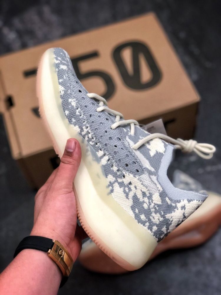 yeezy 380"外星人"细节鉴赏,脚感澎湃还丑帅丑帅的!