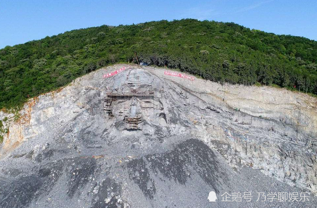 斥資25億創造的伏羲雕像欲促進襄陽當地旅遊業發展網友卻捧腹大笑