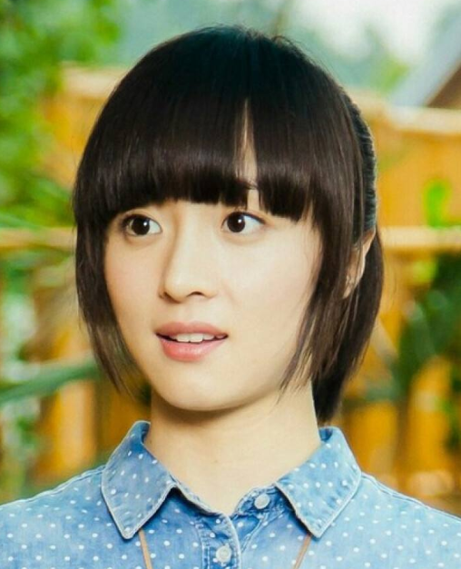 本以为胡冰卿自带土气当她撩起厚刘海后美到让人不敢信