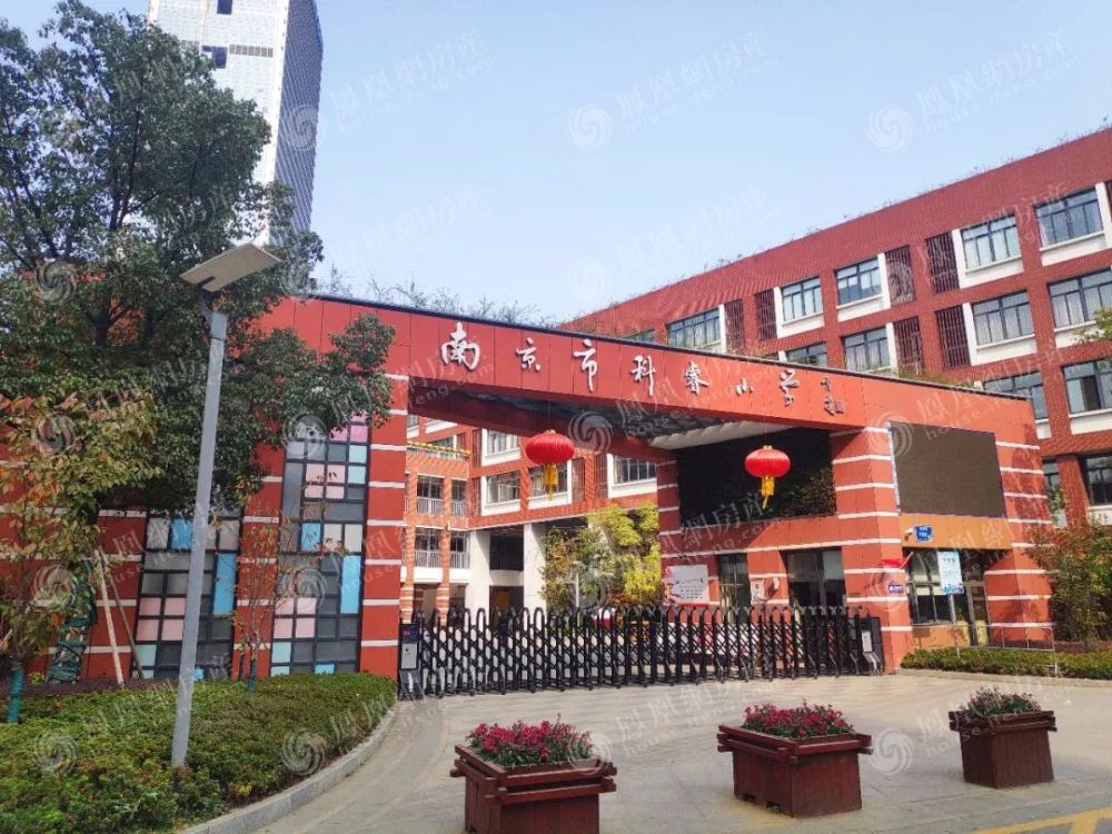 苏宁睿城三期处于南京市科睿小学和金陵汇文中学双学区范围内,相比于