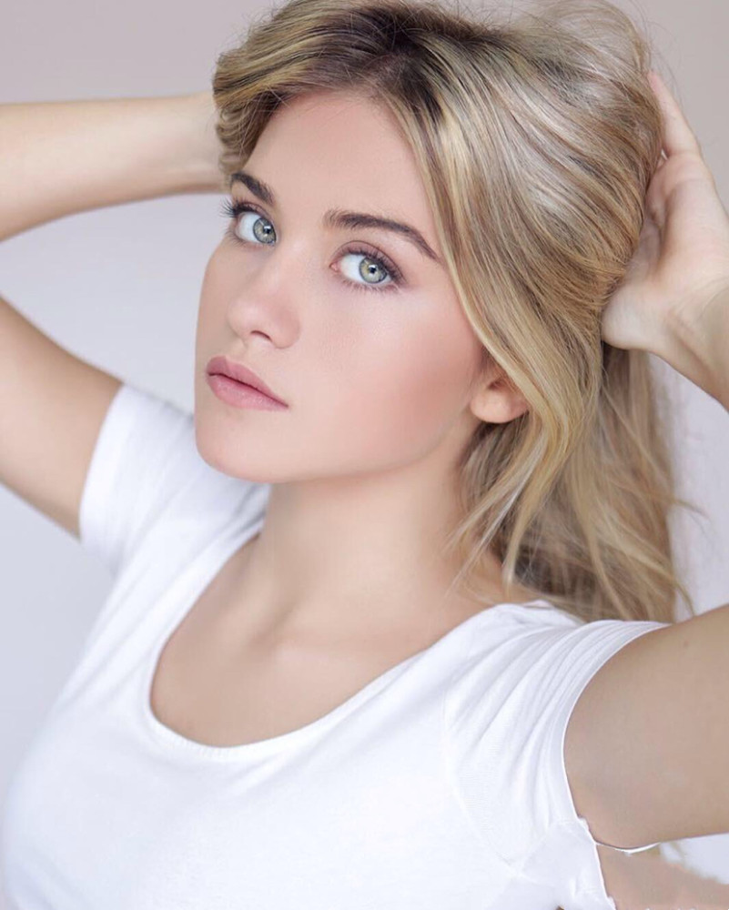 曼城球星阿圭罗女友-索菲亚