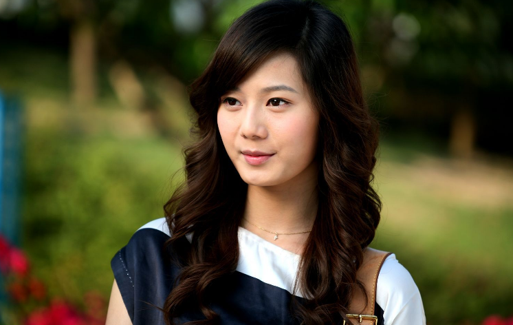 还记得《一起来看流星雨》的于馨吗?如今32岁,颜值似初恋女神