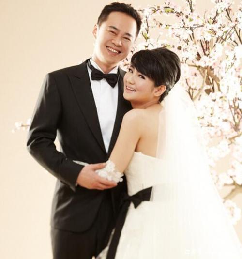 张承中曝新恋情41岁视后大方认爱和前妻任家萱模样性格大不同