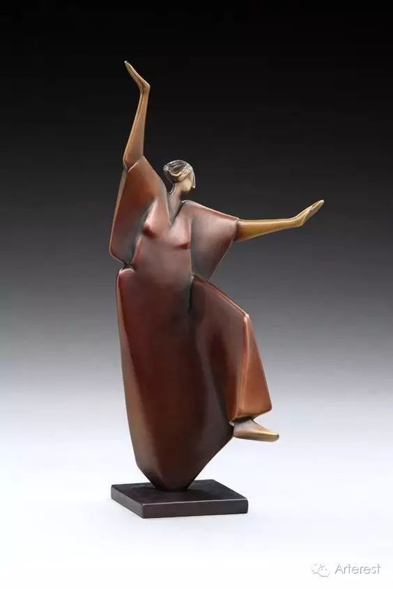 雕塑作品carolgold