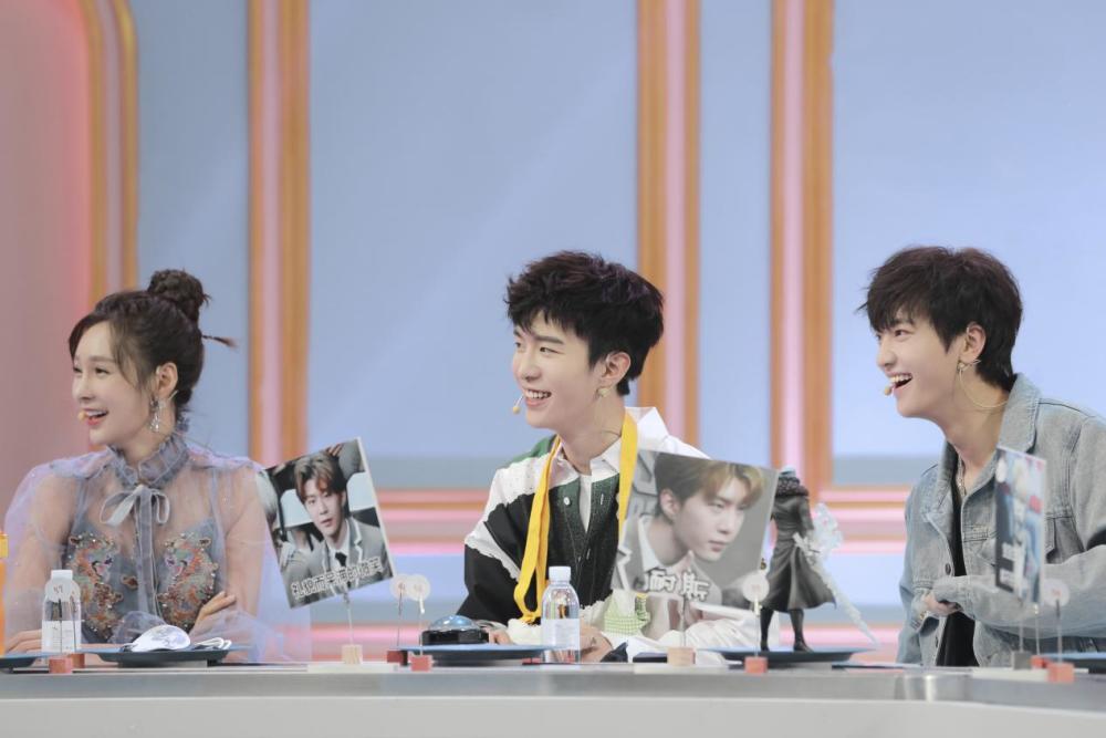 范丞丞变身总动员晒杨超越同款仙女棒spa综艺成受众新宠