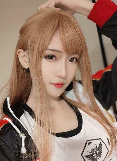 腐团儿cos全职女神苏沐橙,全程抓头发,"蜜汁锁骨"惊艳全场