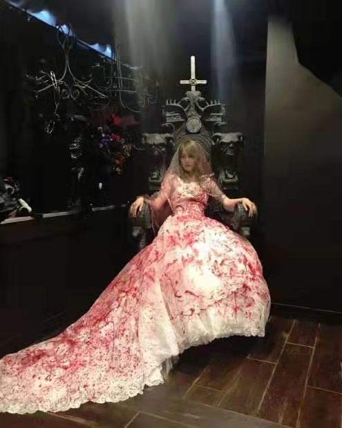 李诞老婆黑尾酱个性十足喜欢血婚纱网友表示接受无能