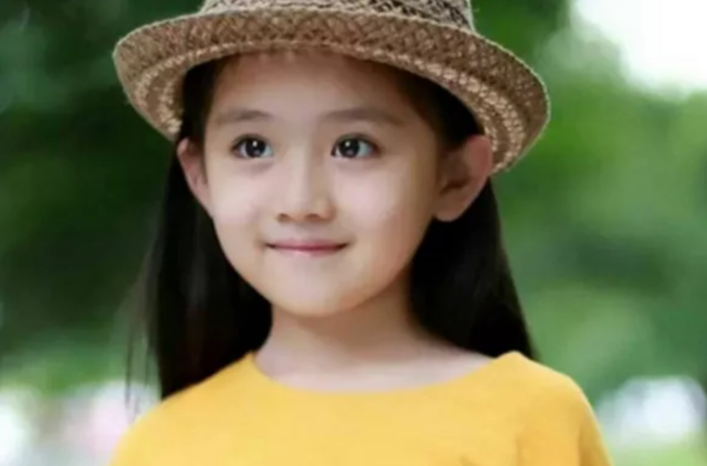 邓伦女儿上演"开挂式长大",10岁拥有漫画脸,网友:爱了爱了!