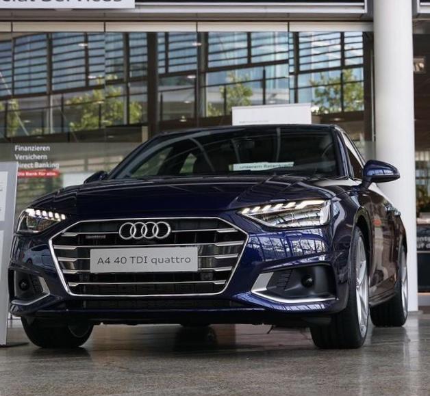 2020款奥迪a4海外实车进店,年轻运动的外观,比同级别更帅气!