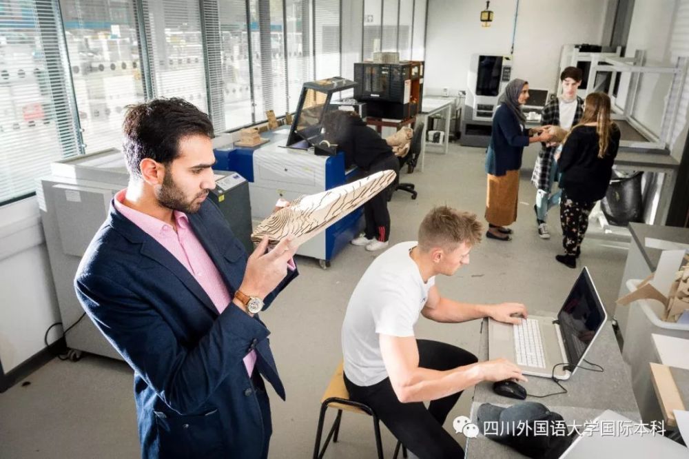 【dmu大咖专场】德蒙艺术设计学院helen老师亲临川外3 1国际本科授课!