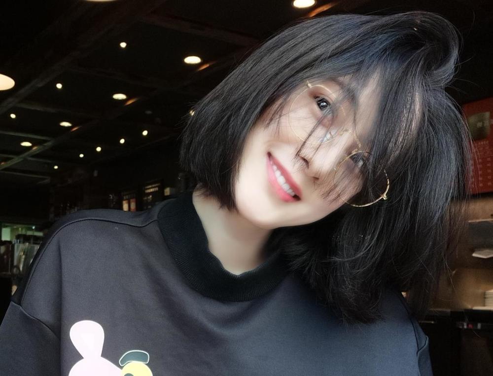 《旋风少女》婷宜成"冻龄女神",出尘脱俗白如雪,28岁美如18岁