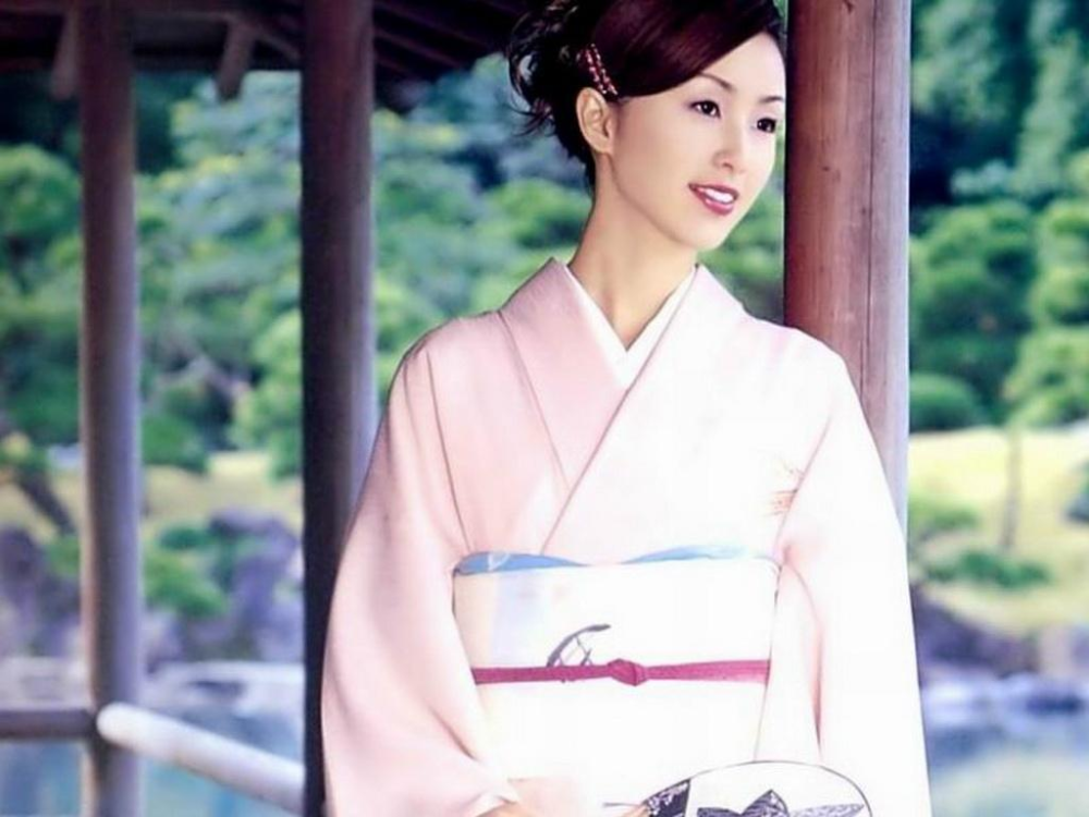 酒井法子从此玉女变"欲女,形象一落千丈.
