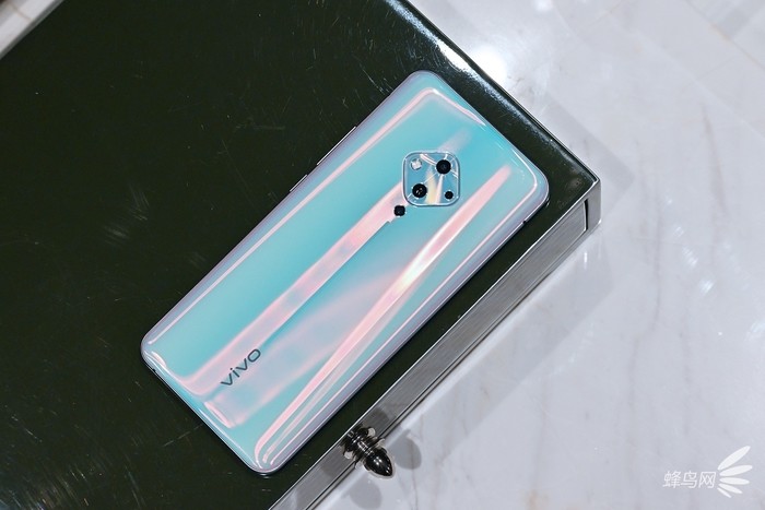 蔡徐坤代言2698元起 vivo s5正式发布_腾讯新闻