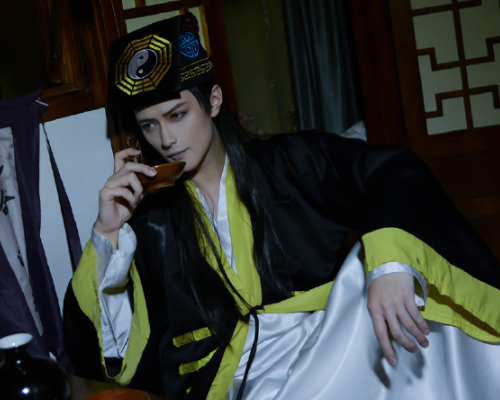 1,饰演我的僵尸王爷的男主是青年演员 许京川 许京川简介许京川,男