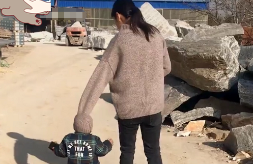 辣妈防冷防冻式带娃火了传说中失传已久的吸星大法