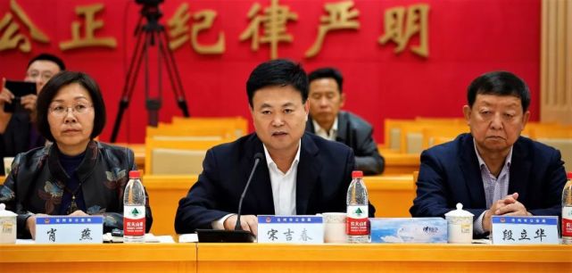 市公安局召开服务经济发展座谈会