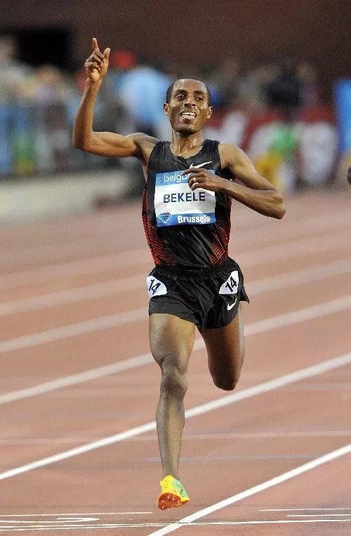 跑步不是用腿在跑学跑姿之前先把腿练到位