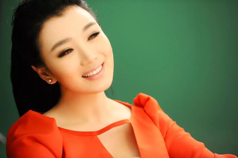 歌手刘子琪图片
