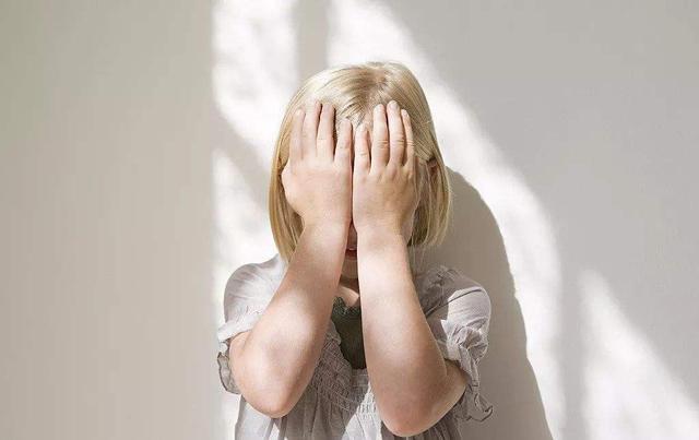 10种让孩子失去自信的行为,各位家长做过几个?