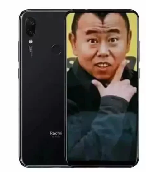 水滴屏专用壁纸有多拼钢铁侠炫酷十足看到潘长江笑出腹肌