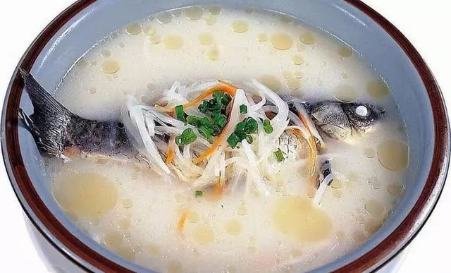 【燉鯽魚湯】