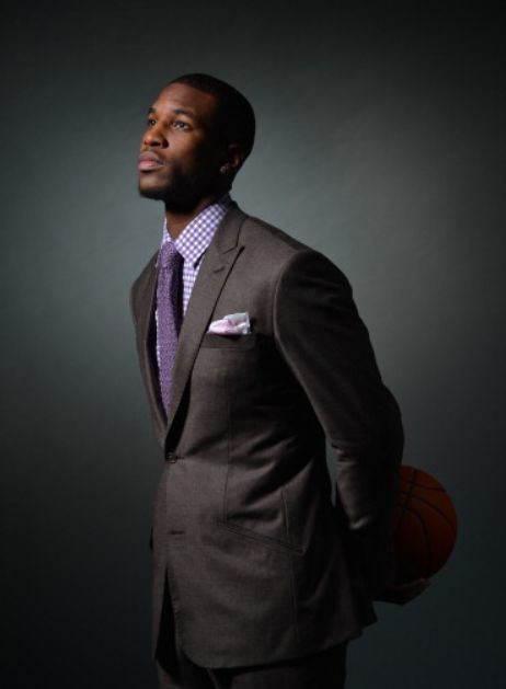 四川外援罗宾逊因一次技术犯规痛哭成年人的崩溃可能就在一瞬间