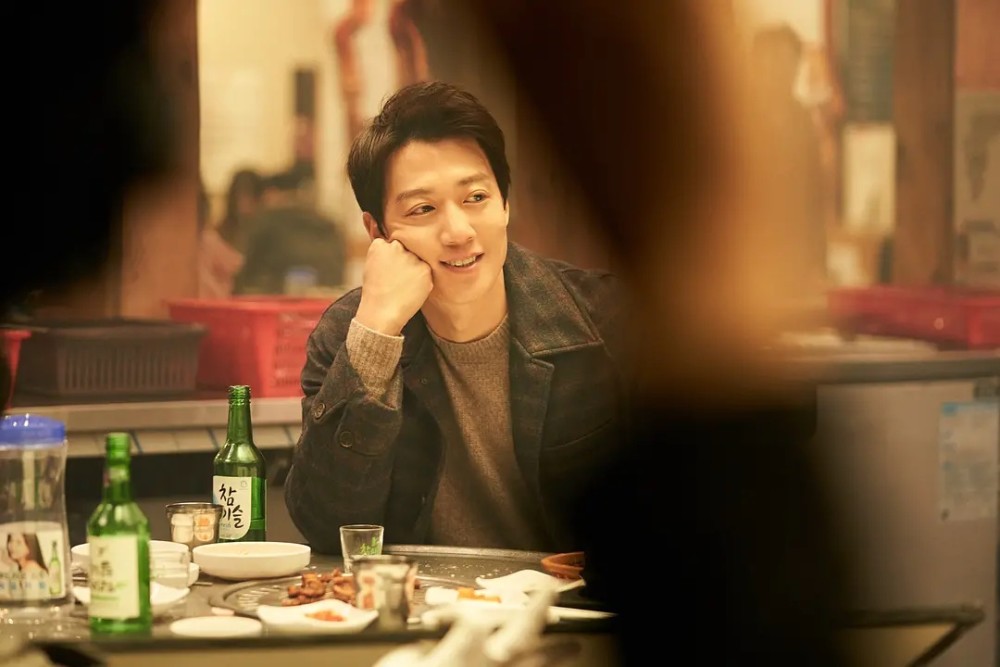 这场闹剧,传到善英的上司李在勋耳朵里.