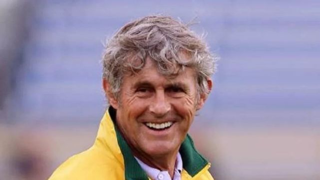 第二任洋教练是英国人鲍比61霍顿,同样是名不见经传却有专业资格的