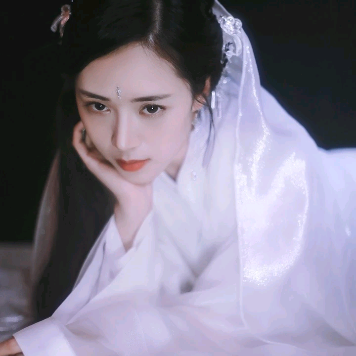 14,我啊,成不了你心底的朱砂痣,也做不得你的白月光,城南花已开,愿君