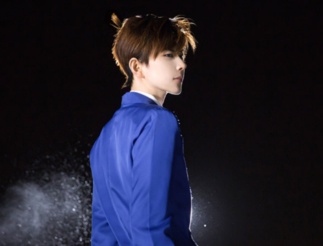 熊祁再次cos工藤新一当她转身的瞬间漫迷爱了