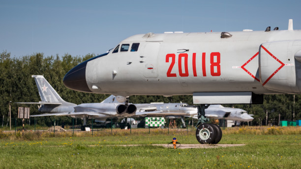 △2018年7月，“航空飞镖-2018”国际军事比赛进驻国外机场（杨盼摄）
