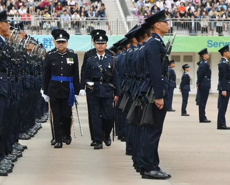 11月16日,盧偉聰出席香港警察學院結業會操,以檢閱官身份主持見習督察