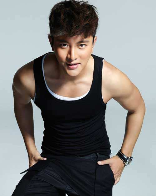 贾乃亮与李小璐恋爱到离婚,都源于李小璐桃花眼,网友:是男人,挺住