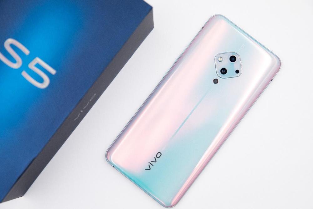 几何菱形美学设计搭配旗舰级四摄 vivo s5新品手机真机实拍