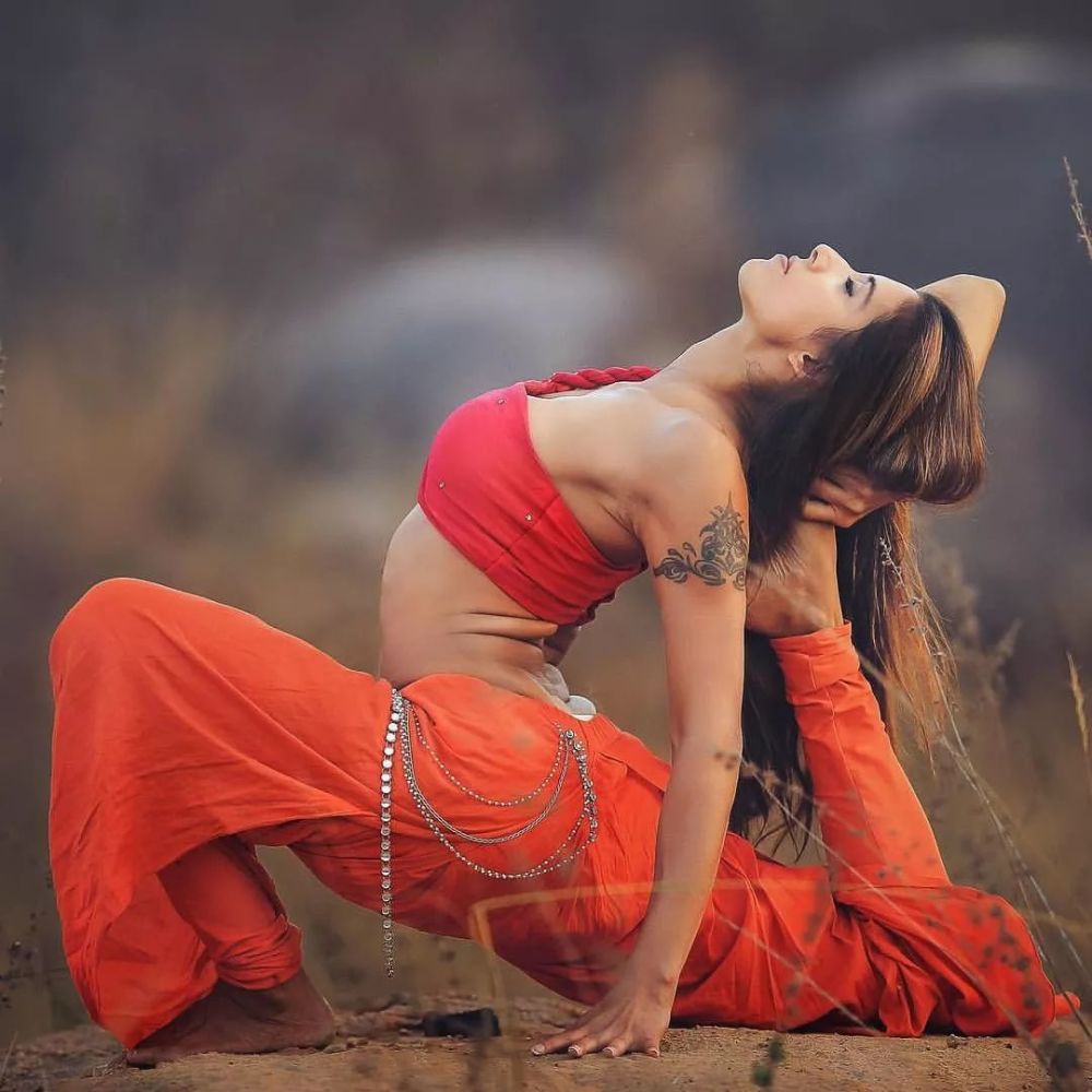 阿汤,音译自梵文ashtanga "ashta"的意译是"8" "nga"是"支" 也就是