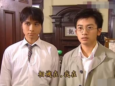 也许在不少人看来,杜飞喜欢拿他当备胎的如萍很委屈,依萍爱上三心二意