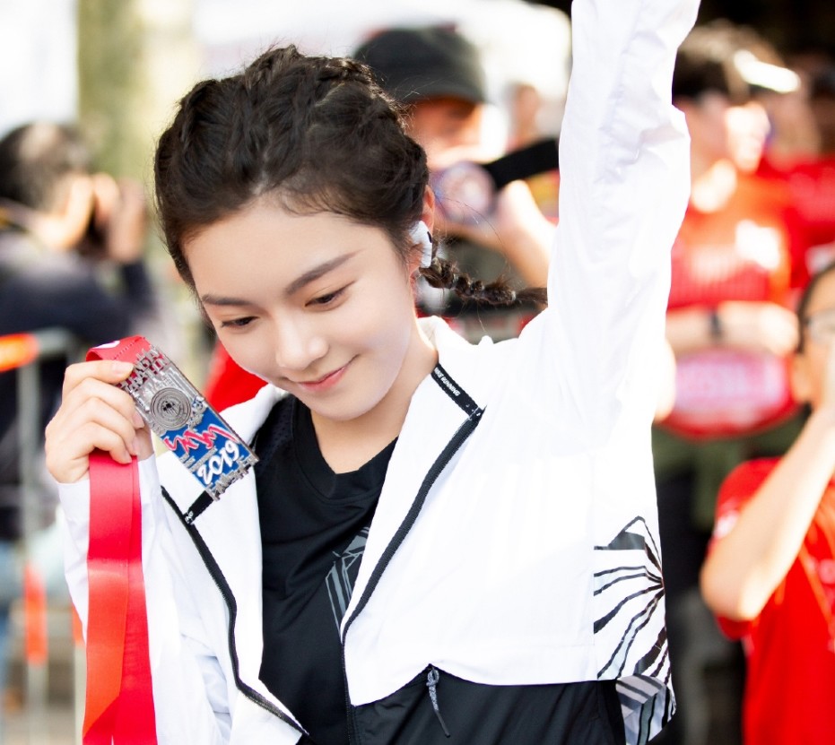 有一种"惊喜"叫夏淼淼拍完《初恋》,参加马拉松生图美翻,惊艳众人