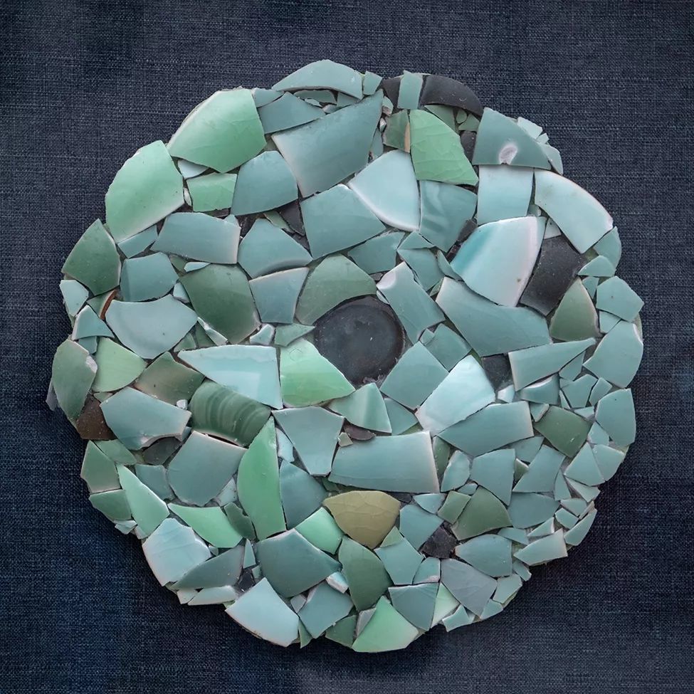 张有钢 摄"我这次在龙泉见到了许多精美的青瓷作品,但没想到碎瓷片