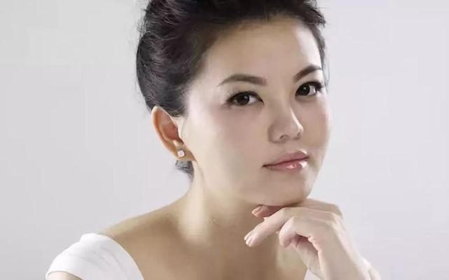 唇厚之人,是富贵长寿之相,而且在文学艺术方面多有造诣.